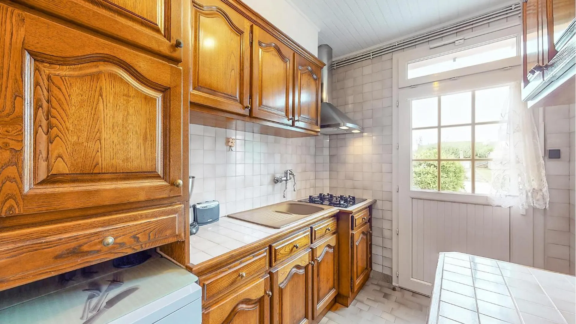 Awesome Home In Riantec With Kitchen Ferienhaus